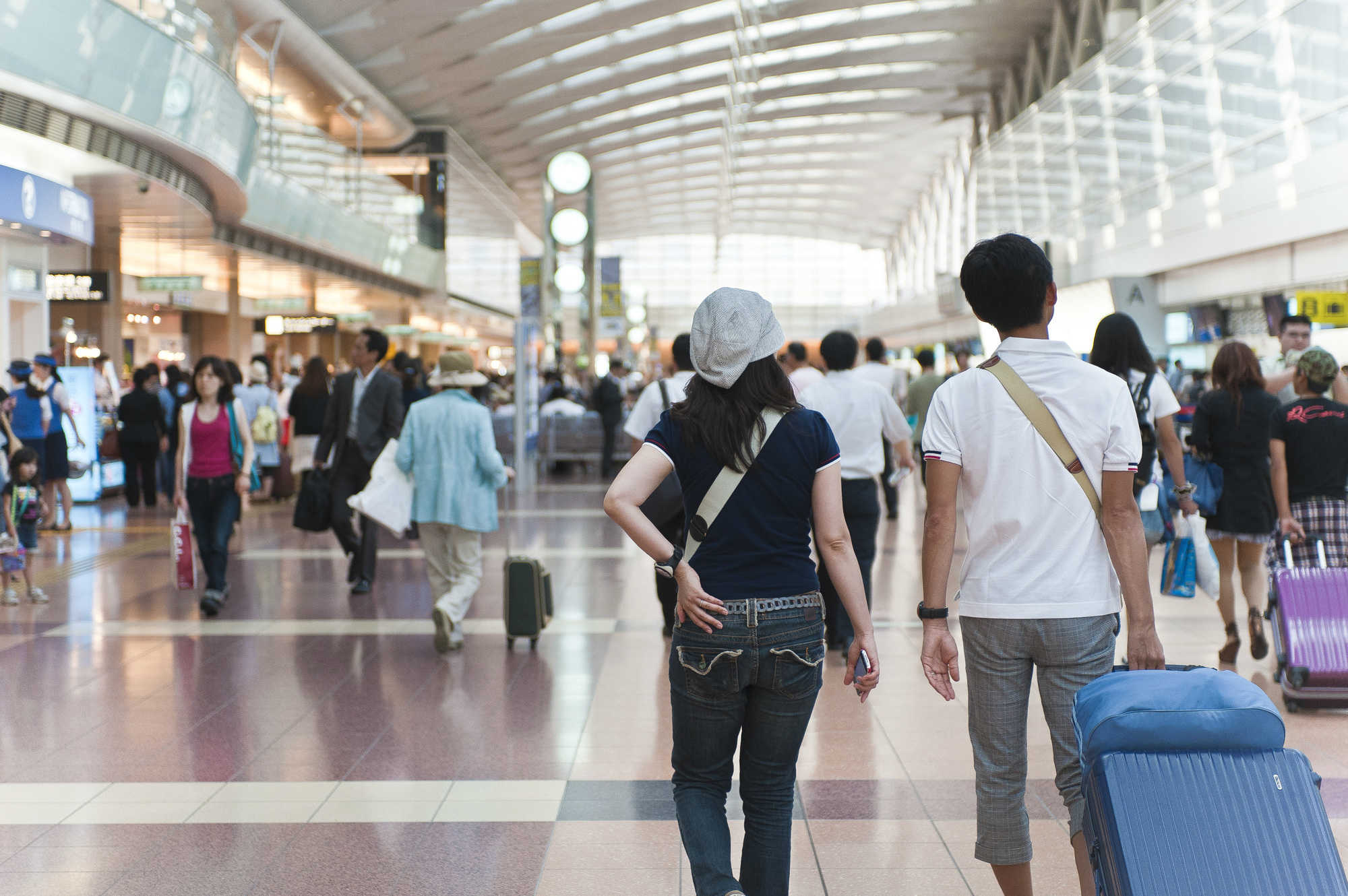 羽田空港カップル旅客